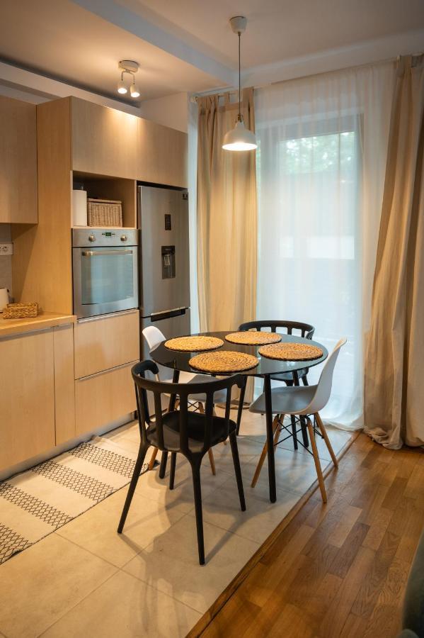 Green Corner Apartment Bucureşti Ngoại thất bức ảnh